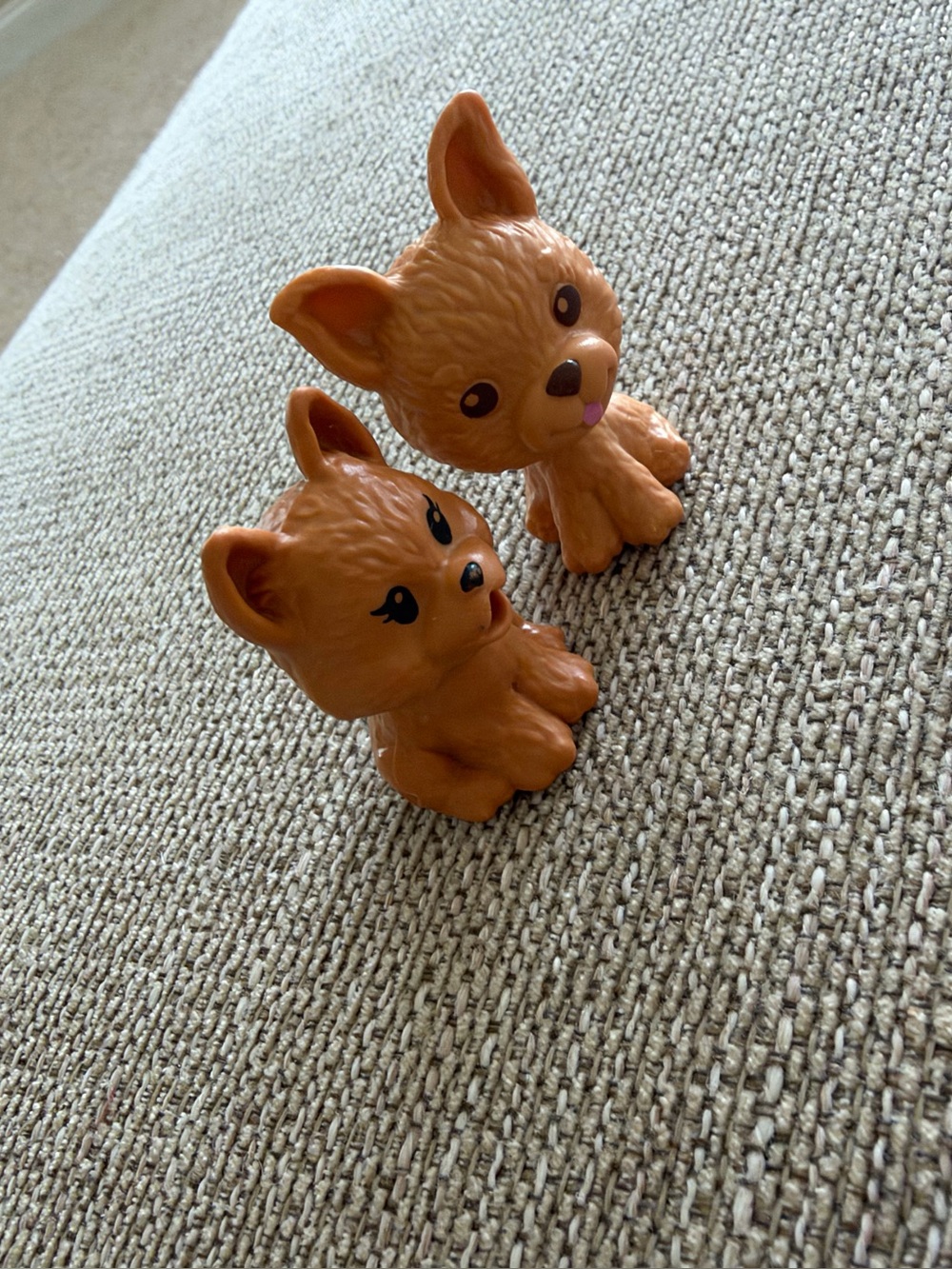 Bundle of two Barbie pets